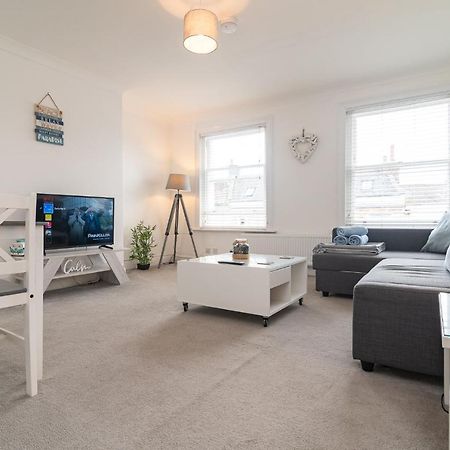 Light And Airy 1 Bedroom Flat 700M From The Beach Bournemouth Ngoại thất bức ảnh