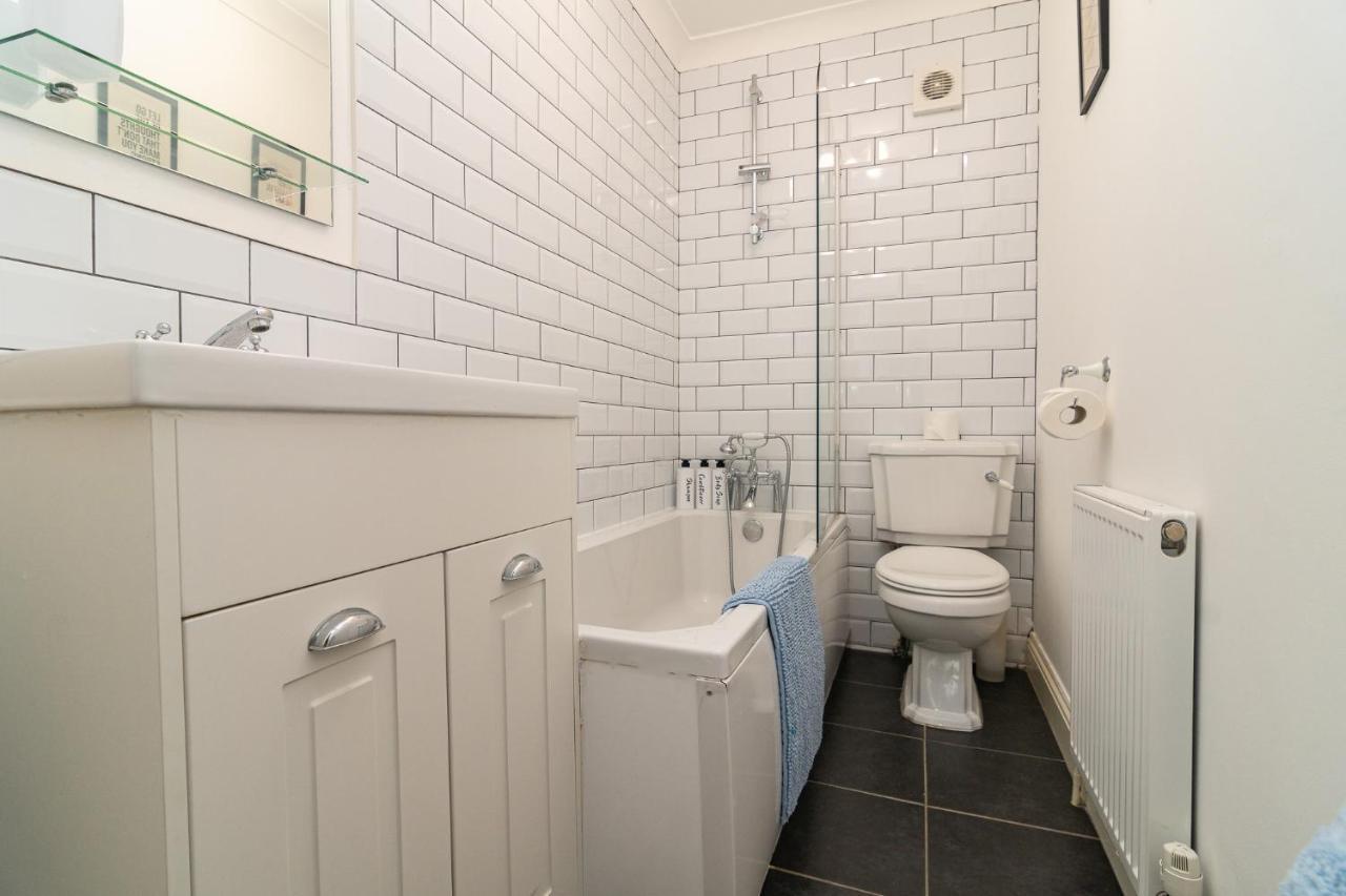 Light And Airy 1 Bedroom Flat 700M From The Beach Bournemouth Ngoại thất bức ảnh