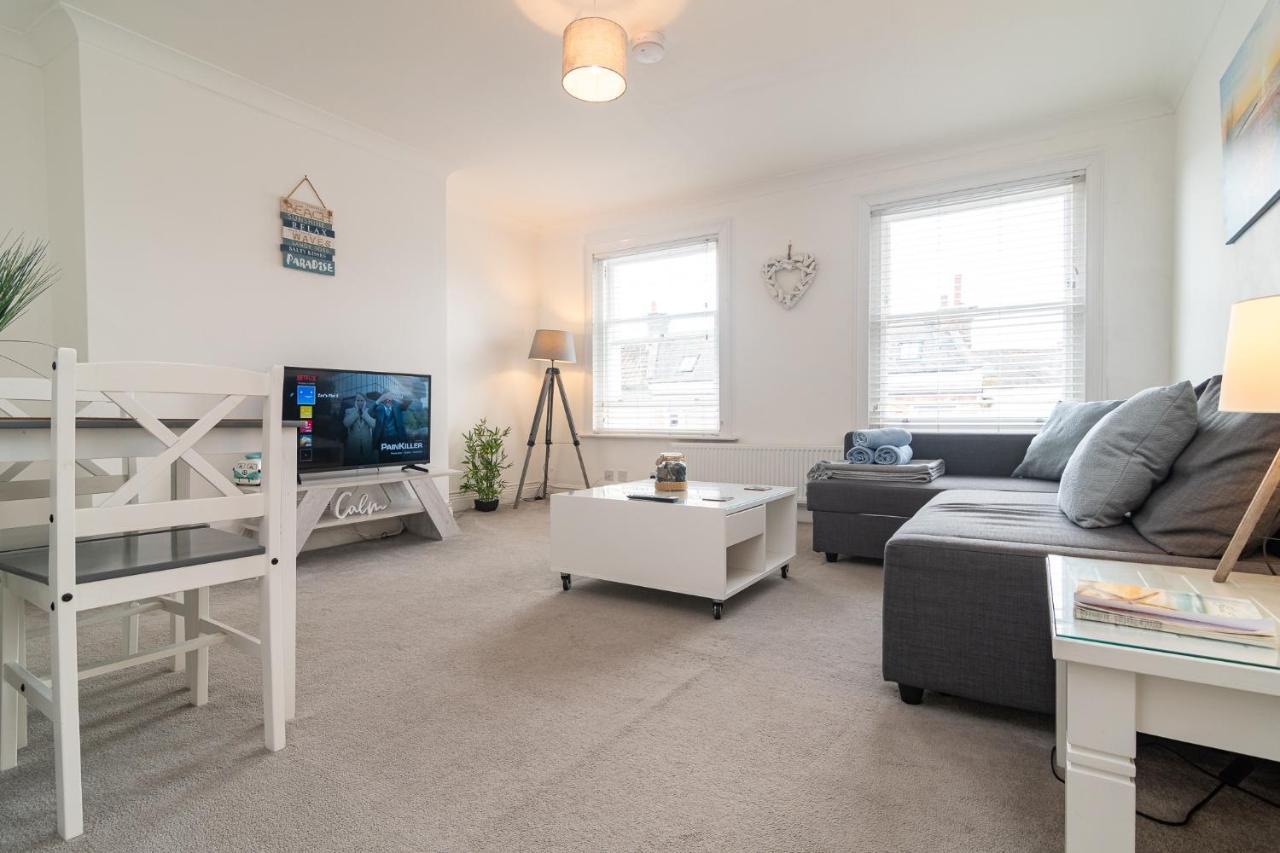 Light And Airy 1 Bedroom Flat 700M From The Beach Bournemouth Ngoại thất bức ảnh