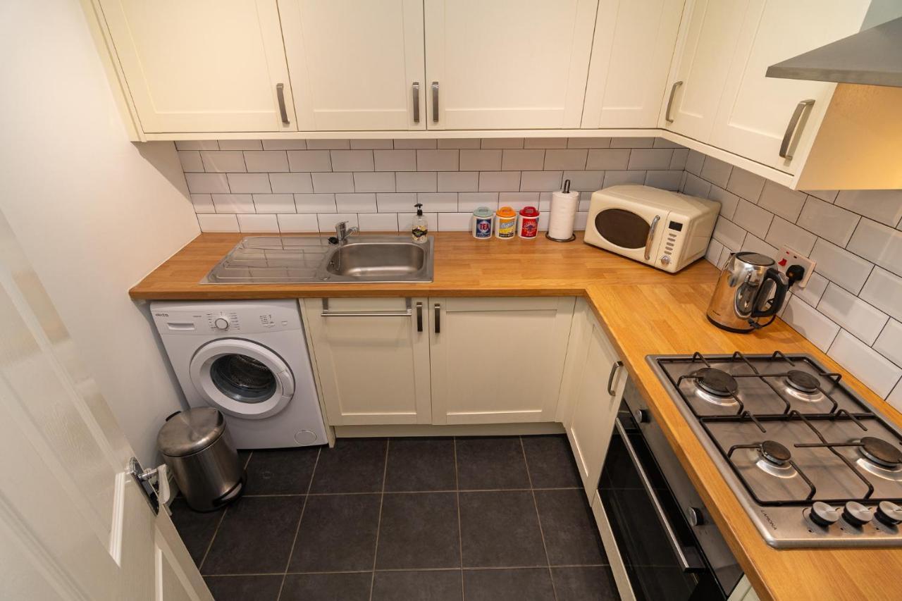 Light And Airy 1 Bedroom Flat 700M From The Beach Bournemouth Ngoại thất bức ảnh